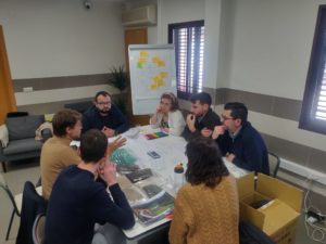 El equipo reunido en Valencia durante una jornada de trabajo en la EFA La Malvesía