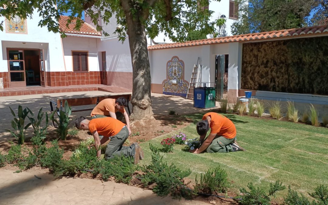 Estudiantes de la EFA aprenden “urban greening” aplicándolo en las propias instalaciones de la escuela